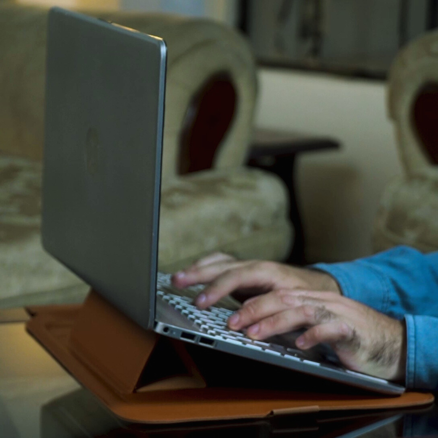 Funda Work-Station Camel